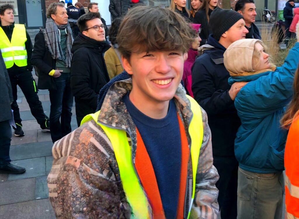 Jakob Bleek Demo Rathaus Kleinmachnow
